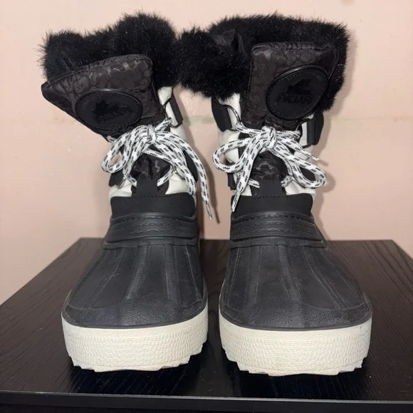 Pajar Canada Black/White Lace Up Snow Boots - Picture 4 of 9
